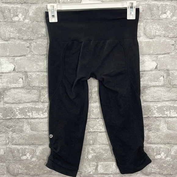Lululemon Ebb And Flow Crop - Picture 5 of 7